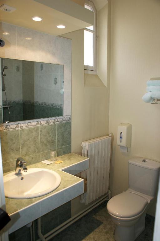Hotel Le Lyon Bron Zewnętrze zdjęcie