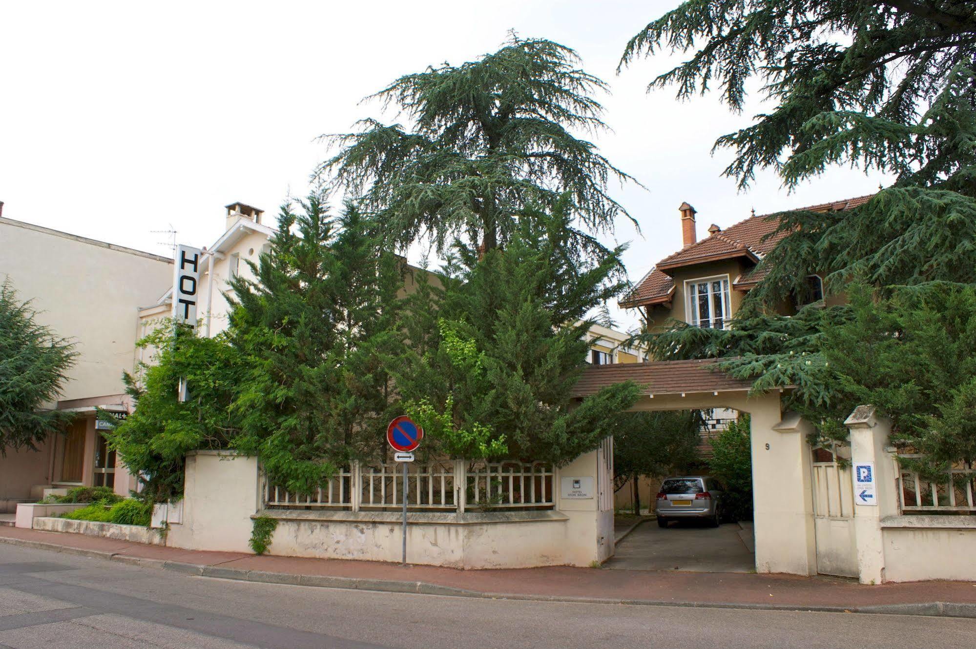 Hotel Le Lyon Bron Zewnętrze zdjęcie