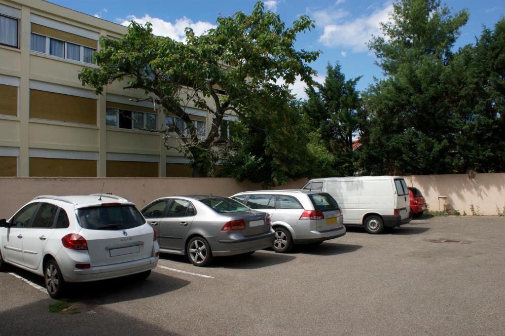Hotel Le Lyon Bron Zewnętrze zdjęcie